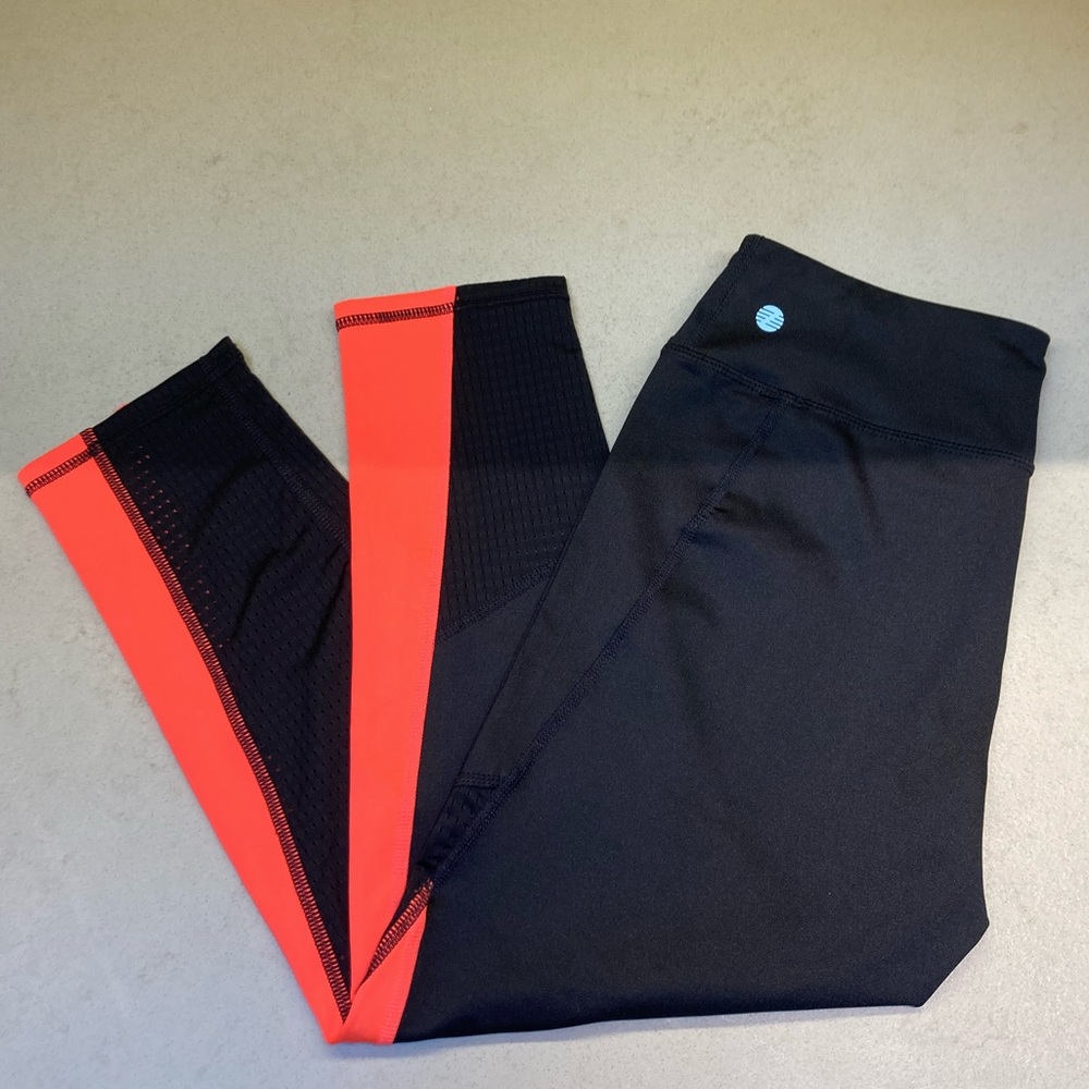 Z BY ZELLA 🧘🏻‍♀️High Waist Crop Yoga Pants (Black/Neon Coral)